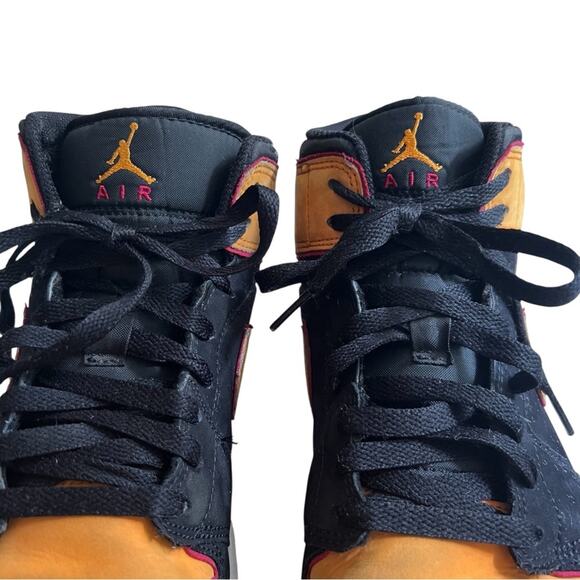 Nike Air Jordon 1 Mid SE Sneaker Mens 9 Black Vivid Orange FJ4923-008 Fat Tongue - Picture 7 of 14